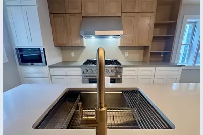 122 West Seventh St #E, Boston, MA 02127 - Photo 3