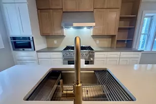 122 W Seventh St, Boston, MA 02127 - Photo 3