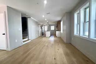 122 W Seventh St, Boston, MA 02127 - Photo 9