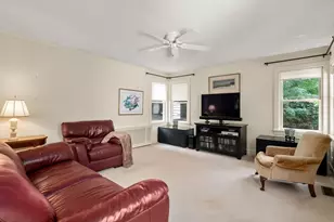 7 Grantland Rd, Wellesley, MA 02481 - Photo 9