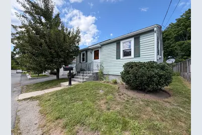 17 Monarch St, Lowell, MA 01854 - Photo 15