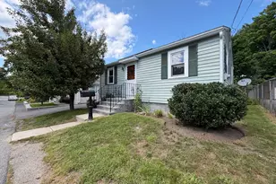 17 Monarch St, Lowell, MA 01854 - Photo 15