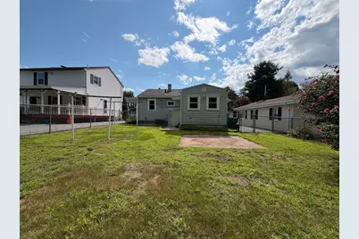 17 Monarch St, Lowell, MA 01854 - Photo 5