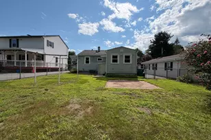 17 Monarch St, Lowell, MA 01854 - Photo 5
