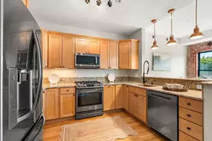 60 Merrimac St, Amesbury, MA 01913 - Photo 9