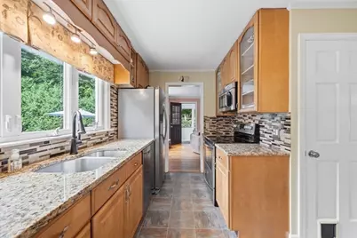 34 Harwich Road, West Springfield, MA 01089 - Photo 11
