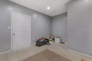9 Ansonia Rd, Worcester, MA 01605 - Photo 25