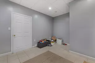 9 Ansonia Rd, Worcester, MA 01605 - Photo 25