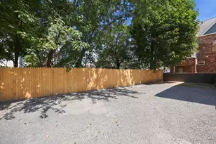 24 Washington Ave, Holyoke, MA 01040 - Photo 5