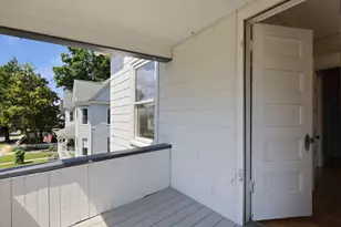 24 Washington Ave, Holyoke, MA 01040 - Photo 33