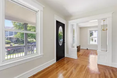 24 Washington Ave, Holyoke, MA 01040 - Photo 7