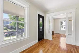 24 Washington Ave, Holyoke, MA 01040 - Photo 7