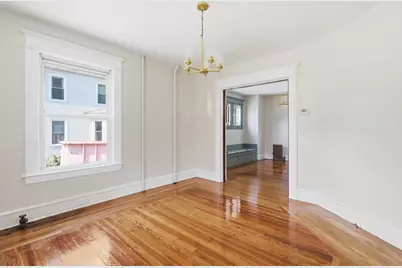24 Washington Ave, Holyoke, MA 01040 - Photo 9