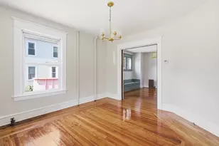 24 Washington Ave, Holyoke, MA 01040 - Photo 9