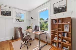 24 Washington Ave, Holyoke, MA 01040 - Photo 31