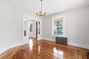 24 Washington Ave, Holyoke, MA 01040 - Photo 9