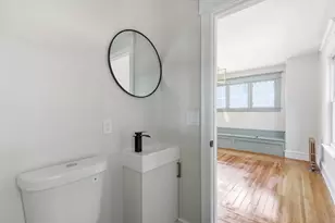 24 Washington Ave, Holyoke, MA 01040 - Photo 19