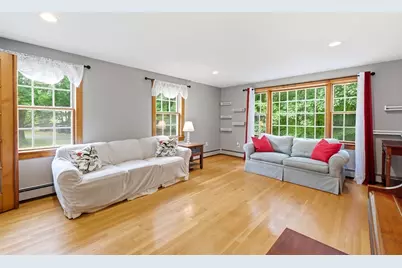 14 Nottingham Cir, Holden, MA 01522 - Photo 3
