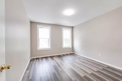 660 S Bridge Street #3L, Holyoke, MA 01040 - Photo 7