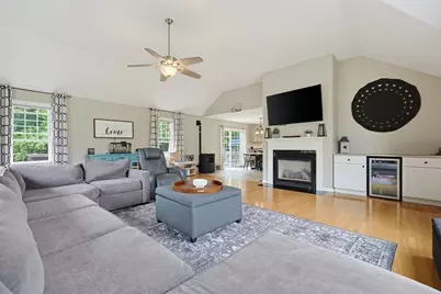 28 Roland Way, Milford, MA 01757 - Photo 9