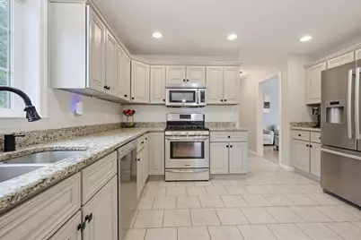 28 Roland Way, Milford, MA 01757 - Photo 5