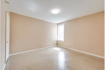 660 S Bridge Street #4L, Holyoke, MA 01040 - Photo 9