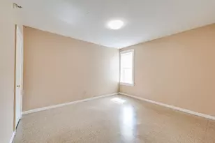 660 S Bridge St, Holyoke, MA 01040 - Photo 9