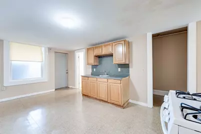660 S Bridge Street #4L, Holyoke, MA 01040 - Photo 5