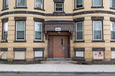 660 S Bridge Street #4R, Holyoke, MA 01040 - Photo 3