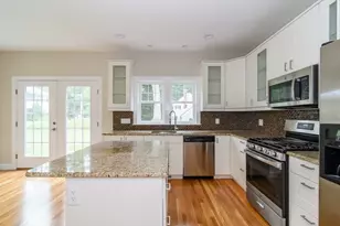 5 Oakdale Ave, Wellesley, MA 02482 - Photo 9