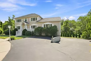 9 Sullivan Cir, Stoneham, MA 02180 - Photo 3