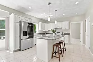 9 Sullivan Cir, Stoneham, MA 02180 - Photo 11