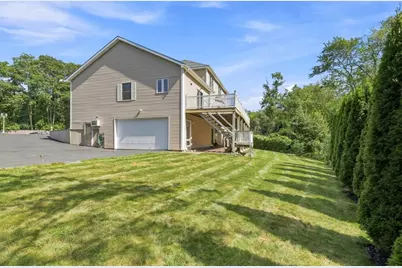 9 Sullivan Cir, Stoneham, MA 02180 - Photo 5