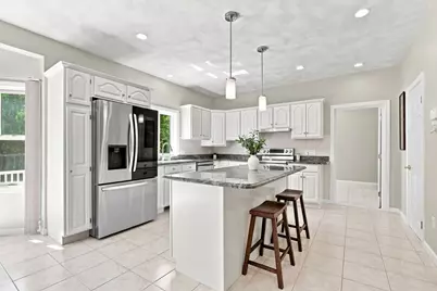 9 Sullivan Cir, Stoneham, MA 02180 - Photo 11