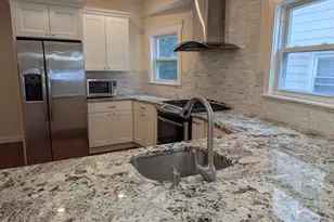 21 Bailey St, Everett, MA 02149 - Photo 1