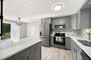 76 Laurel St, Greenfield, MA 01301 - Photo 5