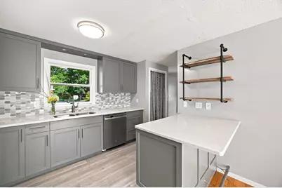 76 Laurel St #A, Greenfield, MA 01301 - Photo 7