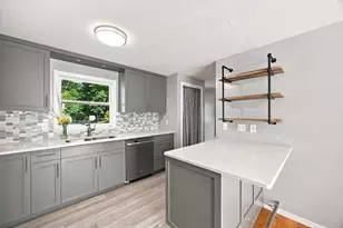 76 Laurel St, Greenfield, MA 01301 - Photo 7