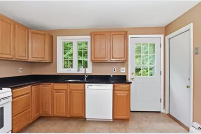 131 Goulding Street, Holliston, MA 01746 - Photo 9