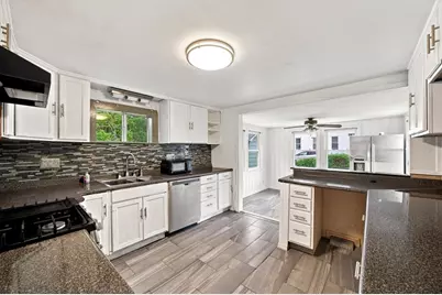 132 Miller St, Springfield, MA 01104 - Photo 9