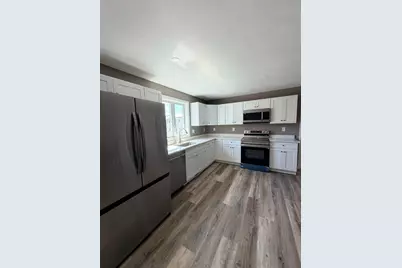 60 Richards St #A, Worcester, MA 01603 - Photo 3
