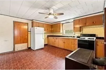 341 Osborn St, Fall River, MA 02724 - Photo 15