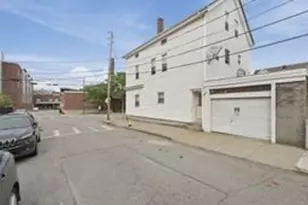 341 Osborn St, Fall River, MA 02724 - Photo 3