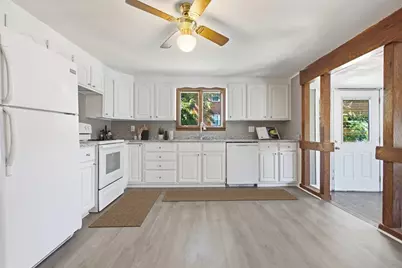 3 Nichols St, Woburn, MA 01801 - Photo 3