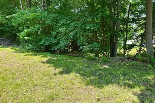 23 Trafalgar Sq, Barre, MA 01005 - Photo 17