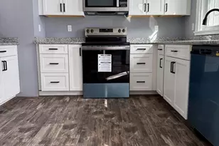 23 Trafalgar Sq, Barre, MA 01005 - Photo 3