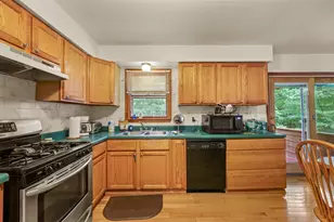 225 Brown St, Pittsfield, MA 01201 - Photo 15
