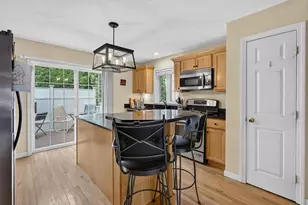 1 Tanglewood Park Dr, Haverhill, MA 01830 - Photo 11
