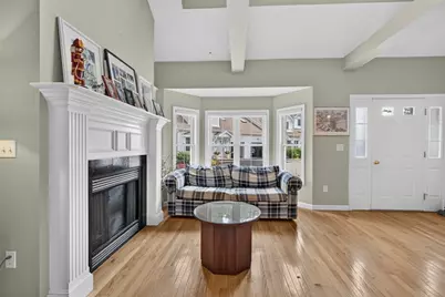 1 Tanglewood Park Dr #1, Haverhill, MA 01830 - Photo 3