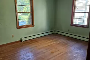 37 Academy St, Chicopee, MA 01013 - Photo 9